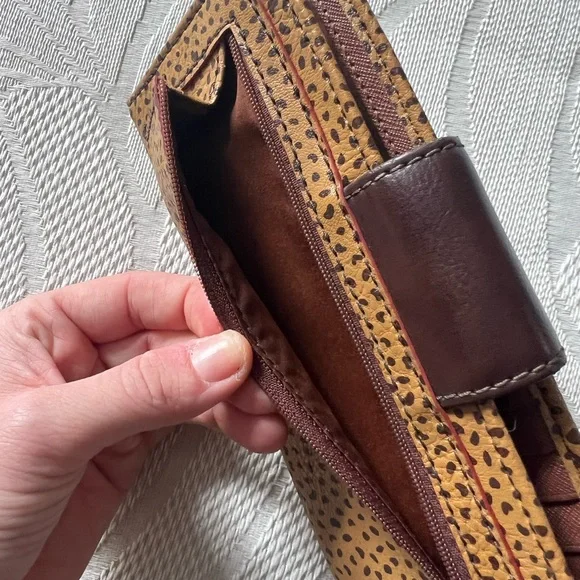 Fossil Leopard Print Wallet - Picture 4 of 7